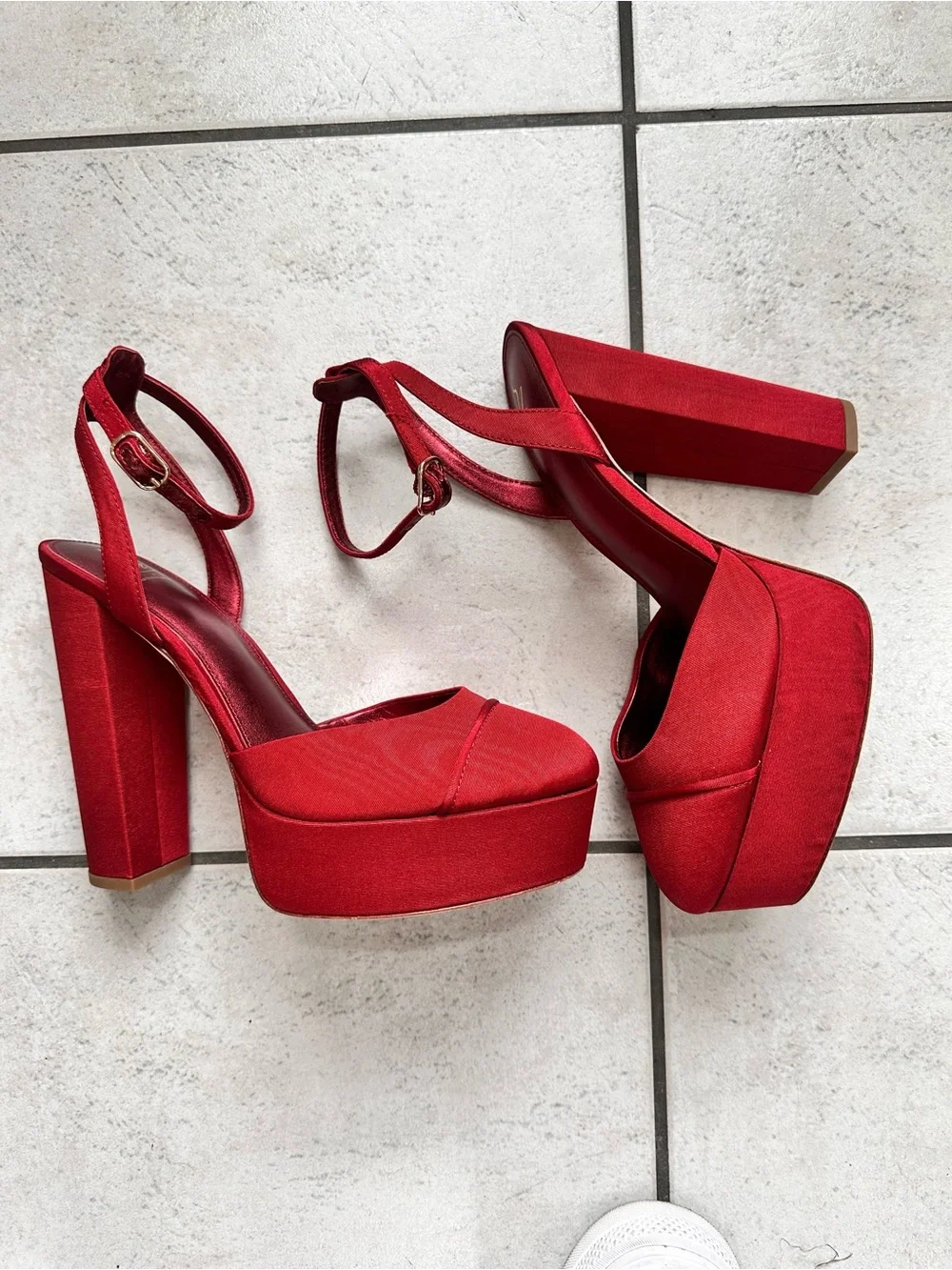 Antonio Melani x The Nat Note Pia pumps Women's Red Ankle-Strap Platform Heels 9